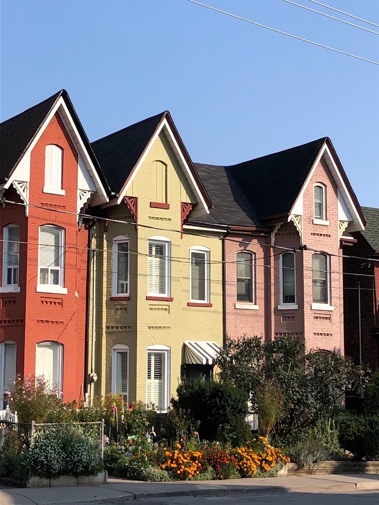 Toronto Realtors Team by Jennifer Fazari